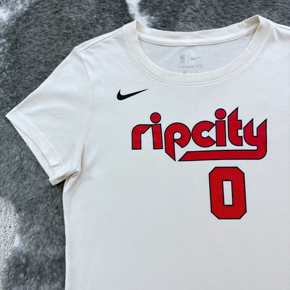 Portland Trail Blazers Damian Lillard T-shirt - Picture 2 of 10